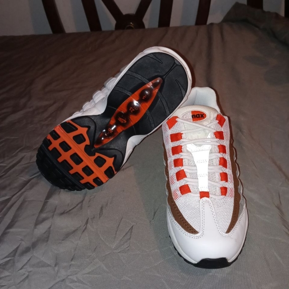 Shoes - Picture 6 of 11